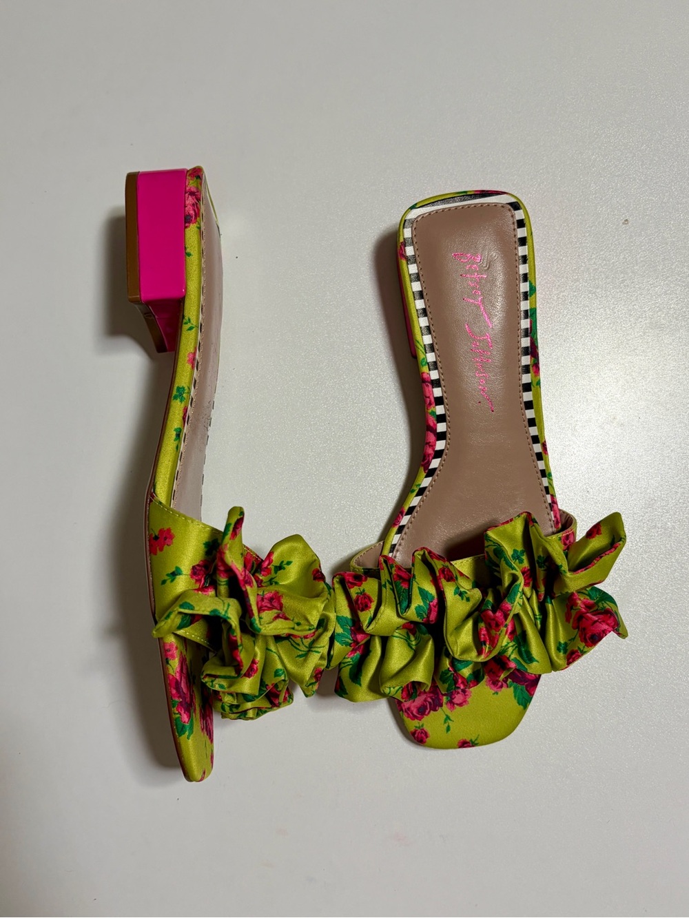 Betsy Johnson Lime Green Floral Ruffle Slide Sandals - Picture 2 of 3